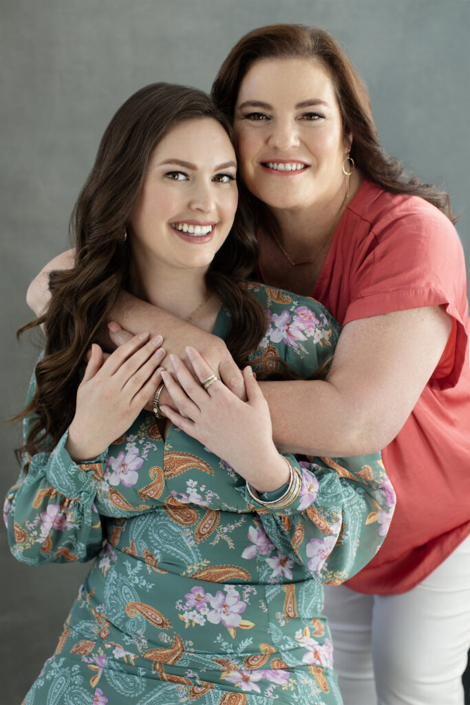 A phot of Kenzie and her mom Shannon.