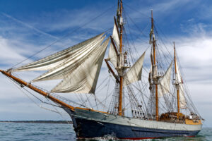 An image of a traditional masts ship like the Mayflower.